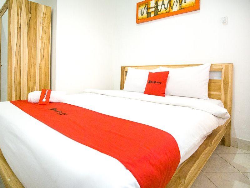 Reddoorz @ Jalan Gatot Subroto Denpasar Hotel Kültér fotó